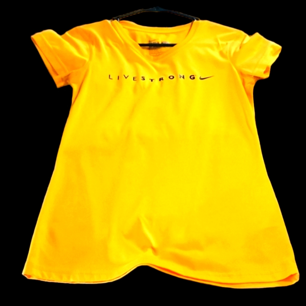Livestrong dry fit t-shirt size xs like new